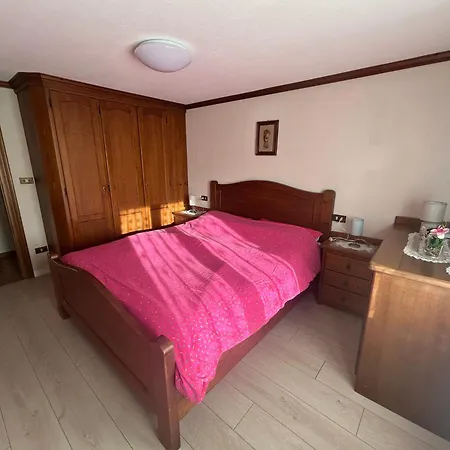 Family House * Pelos